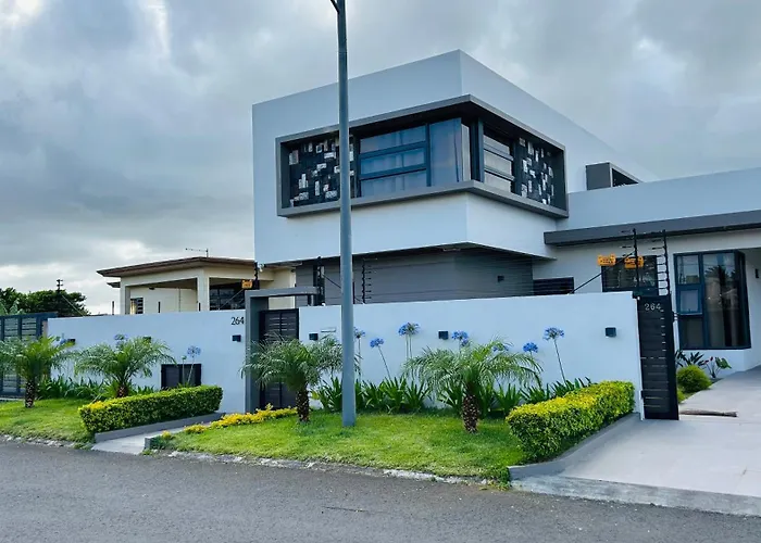 Villa Palmeras 4-Bedroom Ac Premium Central Oasis - Newly Refreshed